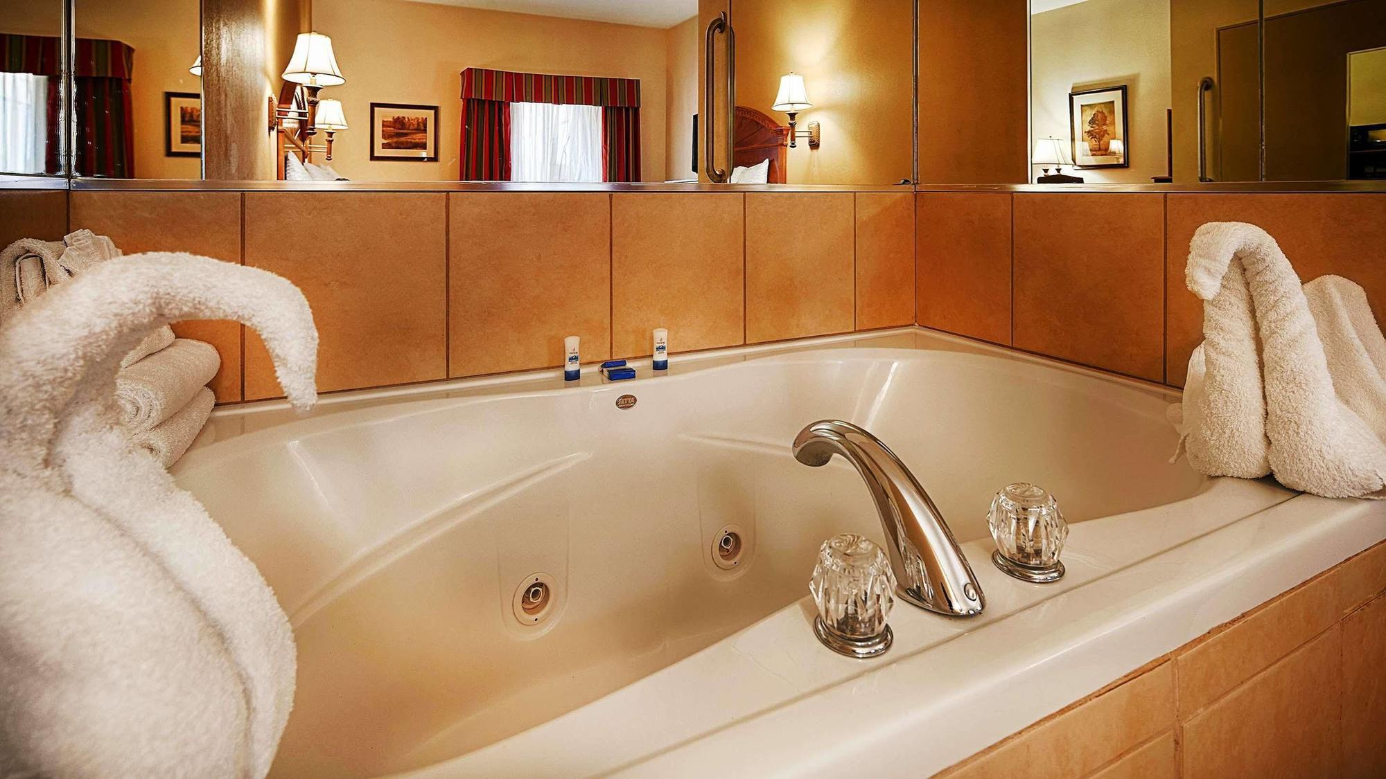 Best Western Plus Midwest City Inn & Suites Exteriér fotografie